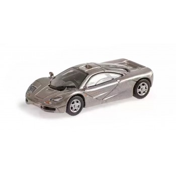 Minichamps 870133824 McLaren F1 Roadcar Grijs Metallic
