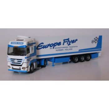 AWM 824101 Mercedes Actros met koeltrailer Europe Flyer"