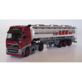 AWM 838351 Volvo FH v.d. Lee B.V. met tank oplegger