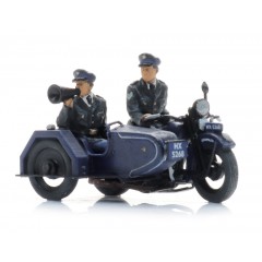 Artitec 387.580  Rijkspolitie motor met zijspan inclusief 2 figuren