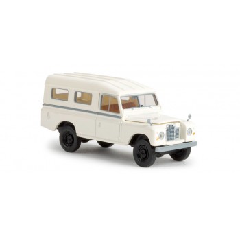 Brekina 13775 Land Rover 109 geschlossen, weiß Brekina 13775 Land Rover 109 geschlossen, weiß