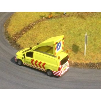 Busch 511106 Mercedes Vito "Convoi Exceptionnel" 1:87
