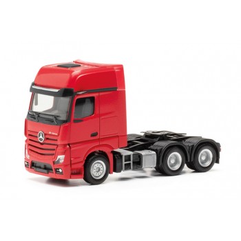 Herpa 317917 Mercedes Benz Actros L Gigaspace 3a. (6x4) rood 1:87