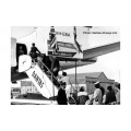 Herpa 571005 Passenger stairs + tracor Qantas
