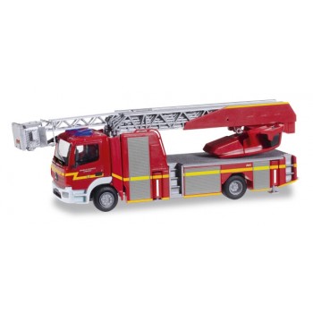Herpa 092036 Mercedes Benz Atego Metz XS Feuerwehr Schenefeld